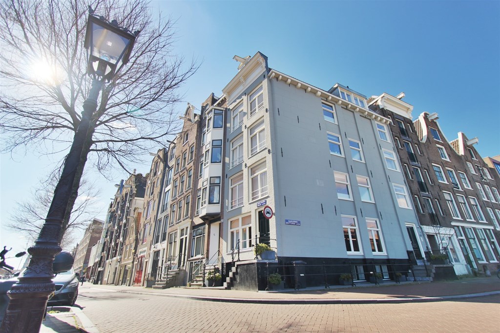 Apartment in Amsterdam via DirectWonen